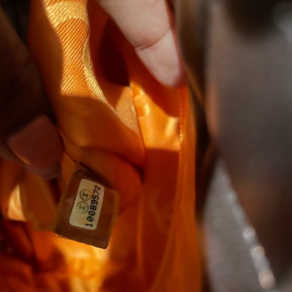 Chanel Medium aligns Cambon tote - Picture 2 of 10